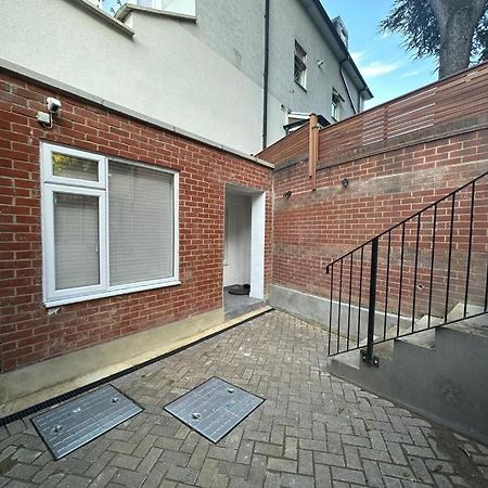 Two Bedroom House In Kilburn Londres Exterior foto