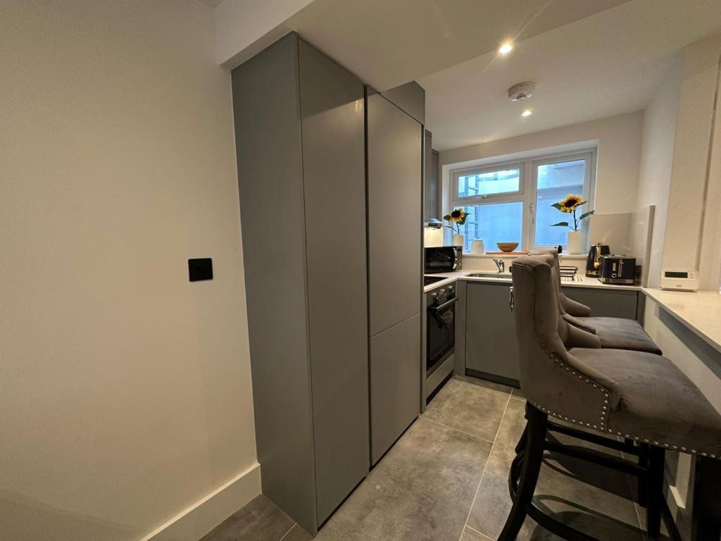 Two Bedroom House In Kilburn Londres Exterior foto